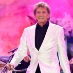 Barry Manilow Back On Stage After Cancelling London Palladium Farewell Show at Last Minute Under ‘Doctor’s Orders’