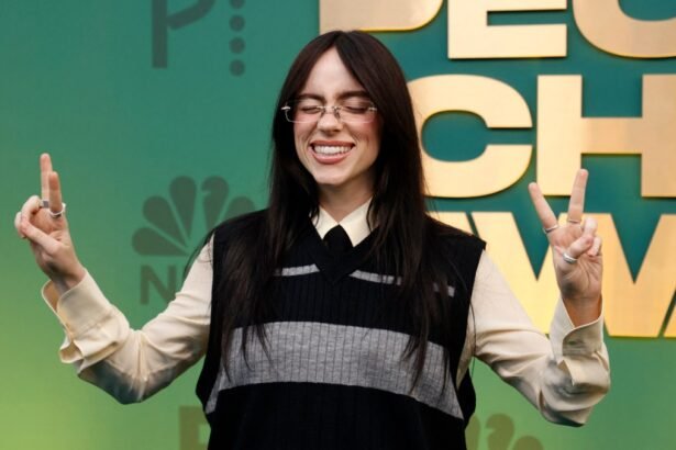 Billie Eilish 2024 peoples choice a billboard 1548