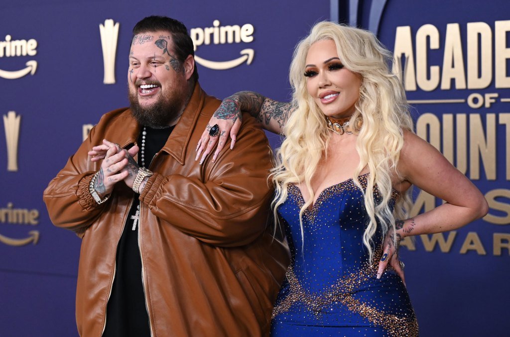 Jelly Roll and Bunnie XO 2024 acm red carpet billboard 1548