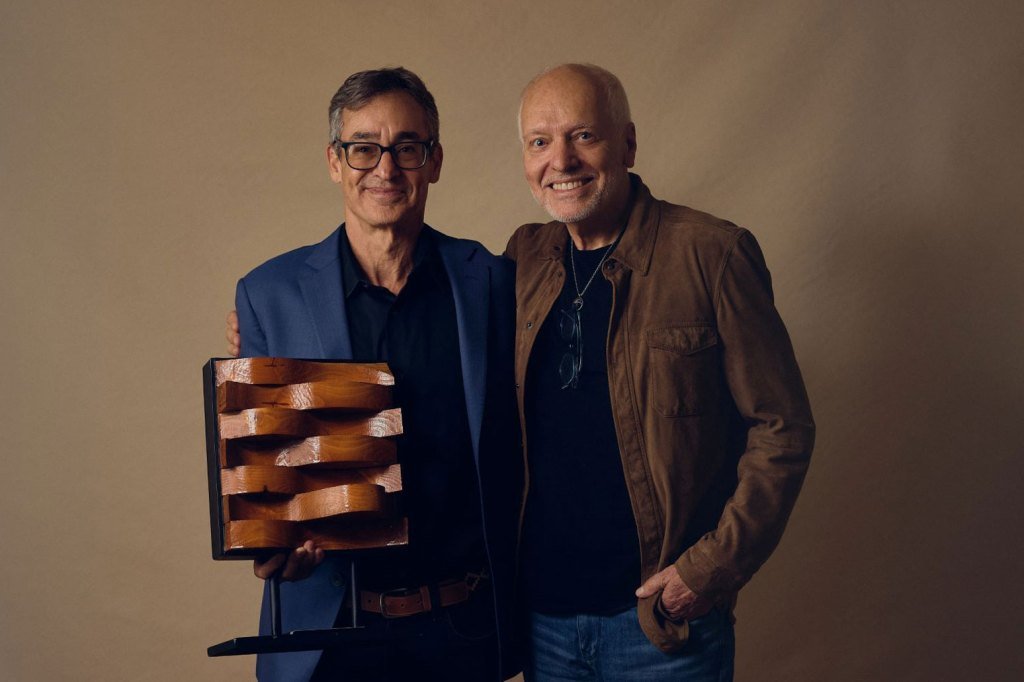 Michael Braunstein and Peter Frampton cr Mitch Conrad billboard 1548