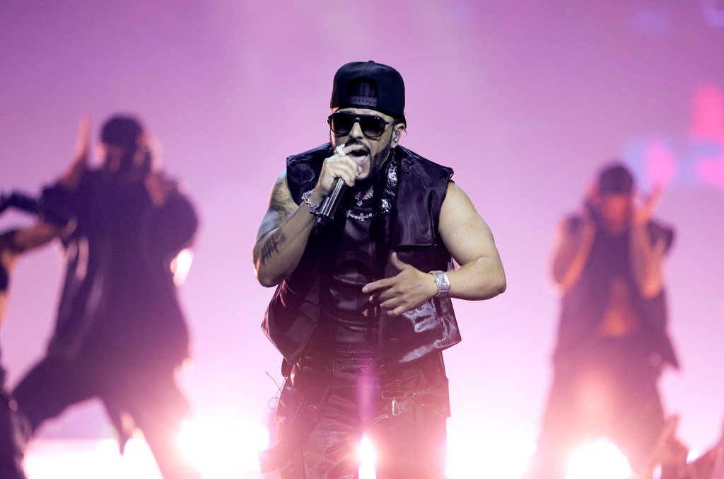 Yandel latin ama 2024 show billboard 1548