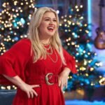 kelly clarkson christmas 2019 b billboard 1548