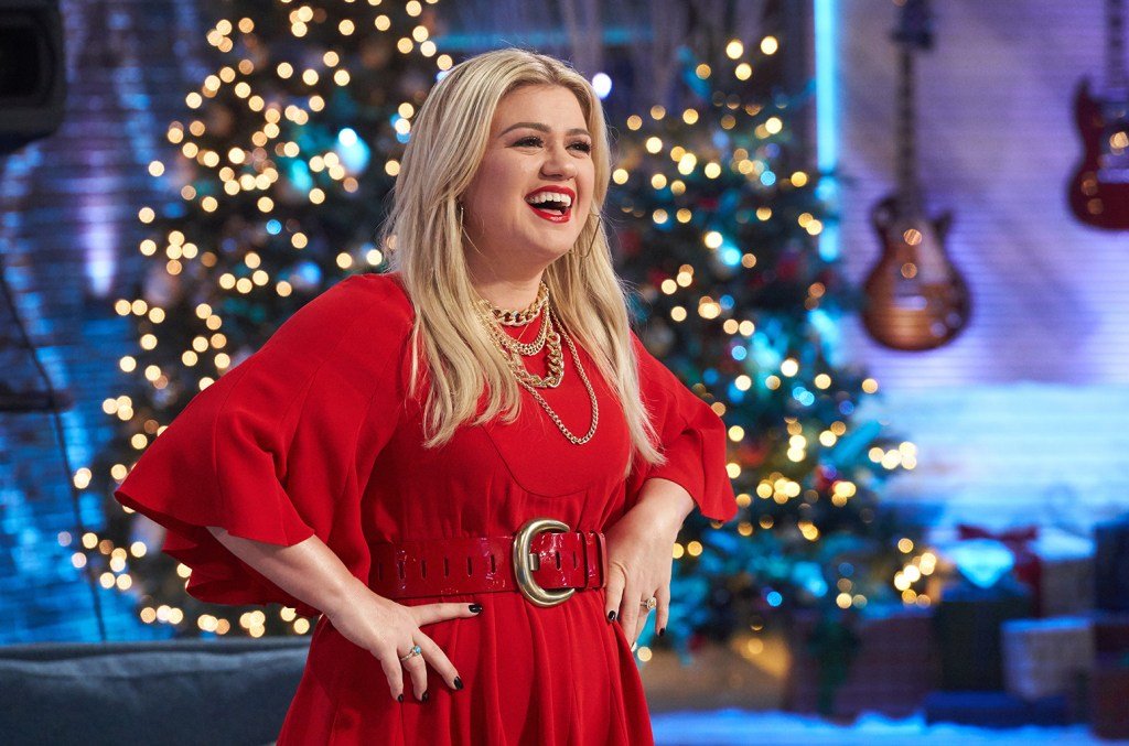 kelly clarkson christmas 2019 b billboard 1548