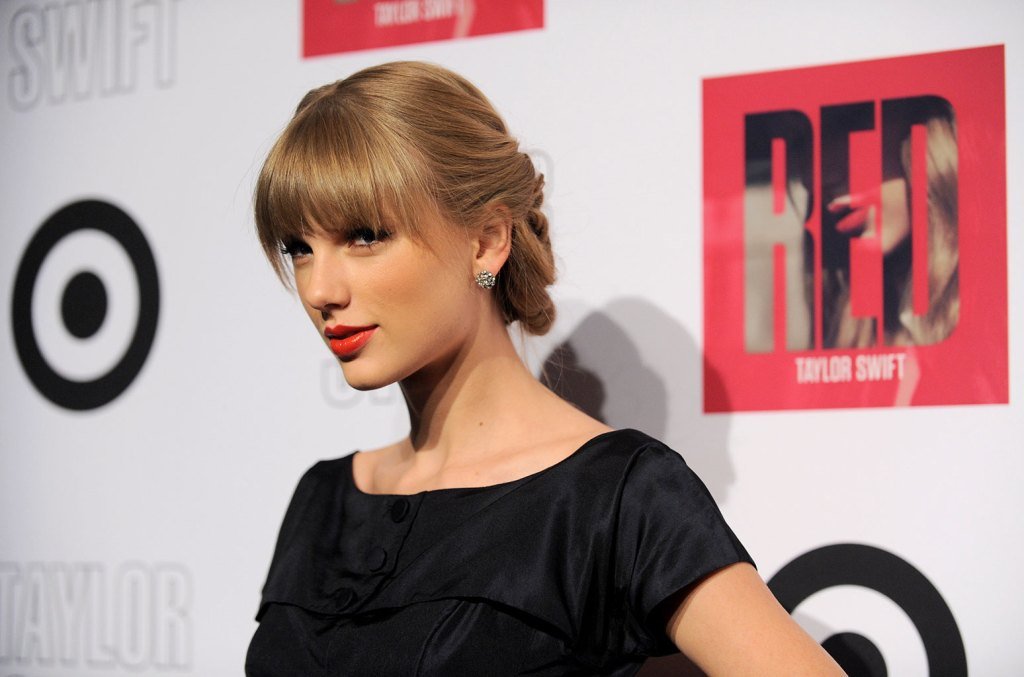 taylor swift target red billboard 1548 1583963152