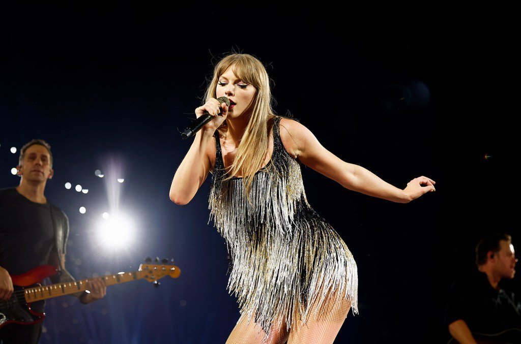 1733825306 taylor swift eras tour rogers centre toronto 012 2024 billboard 1548