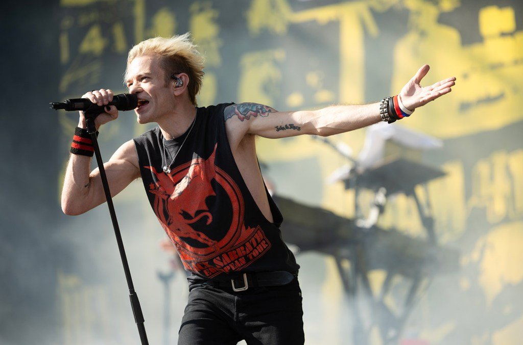 deryck whibley sum 41 hurricane fest 2024 billboard 1548