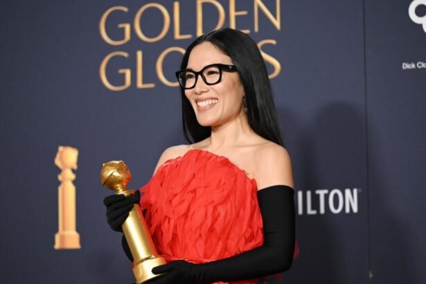 Ali Wong golden globes awards 2025 a billboard 1548