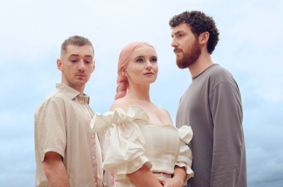 Clean Bandit Press 2020 cr Anna Patarakina billboard 1548 1603385811