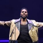 Jason Derulo performing