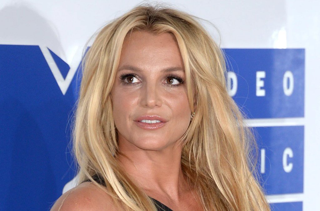 britney spears 2016 vma red carpet billboard espanol 1548