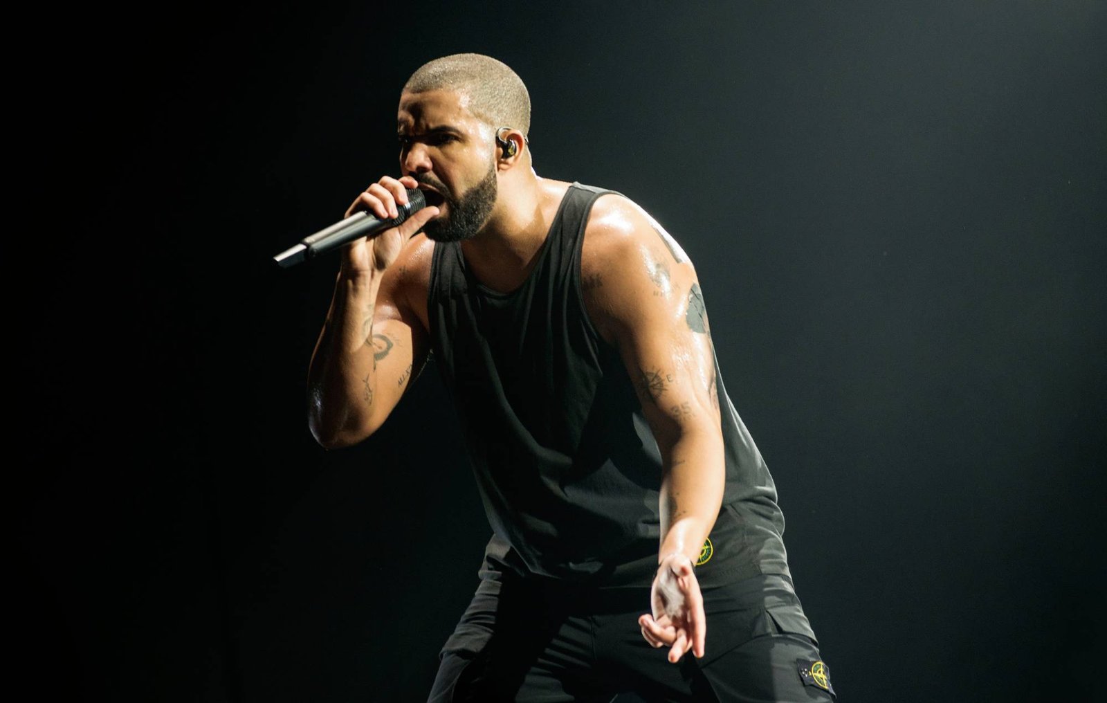 1740723092 drake live 2025