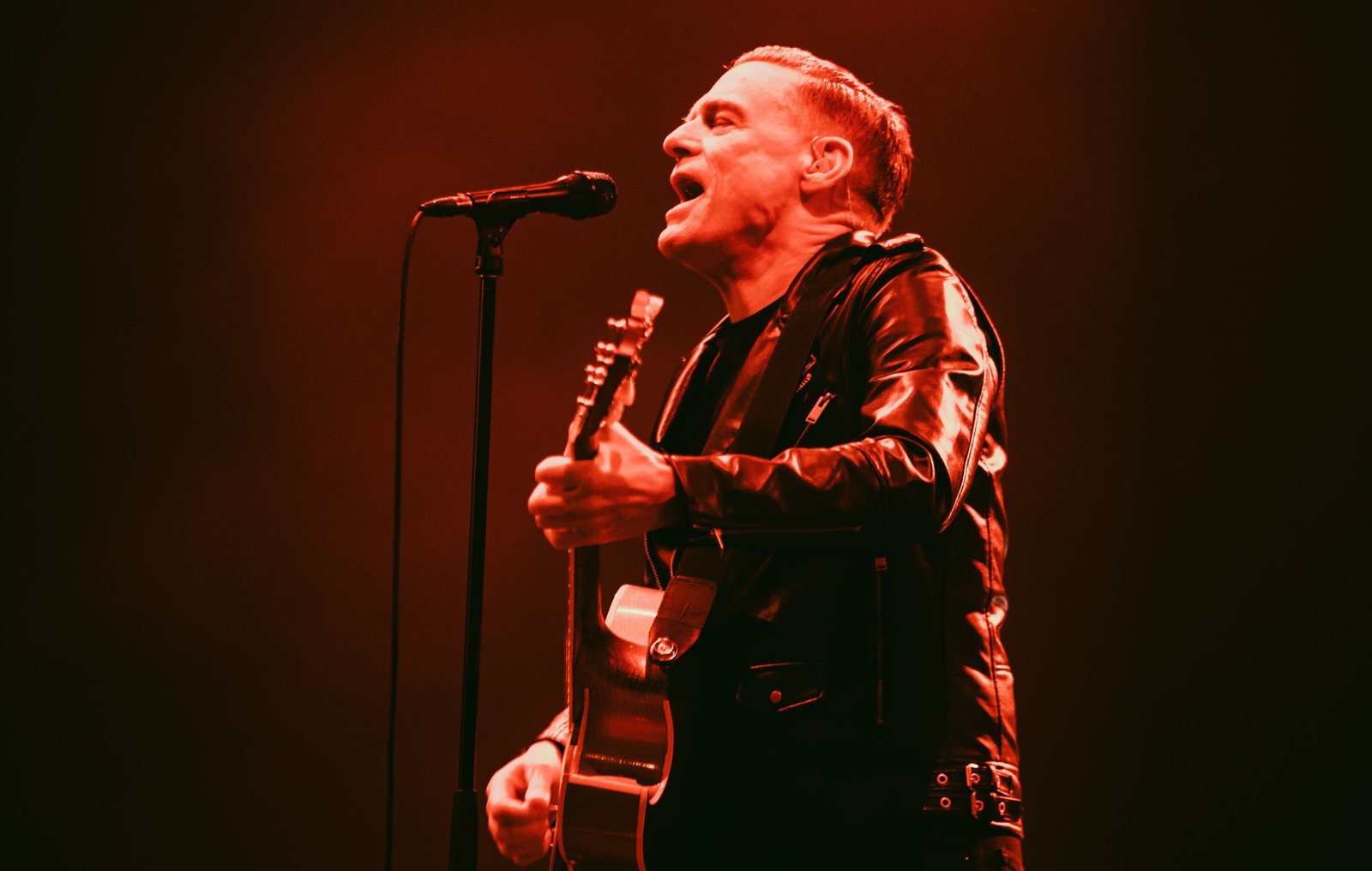 bryan adams@2000x1270