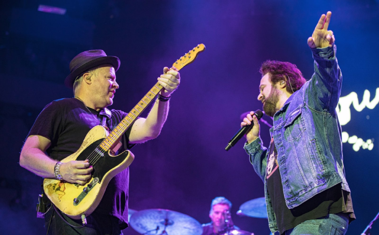 Dan Vickrey and Adam Duritz of Counting Crows. Credit Daniel Knighton min