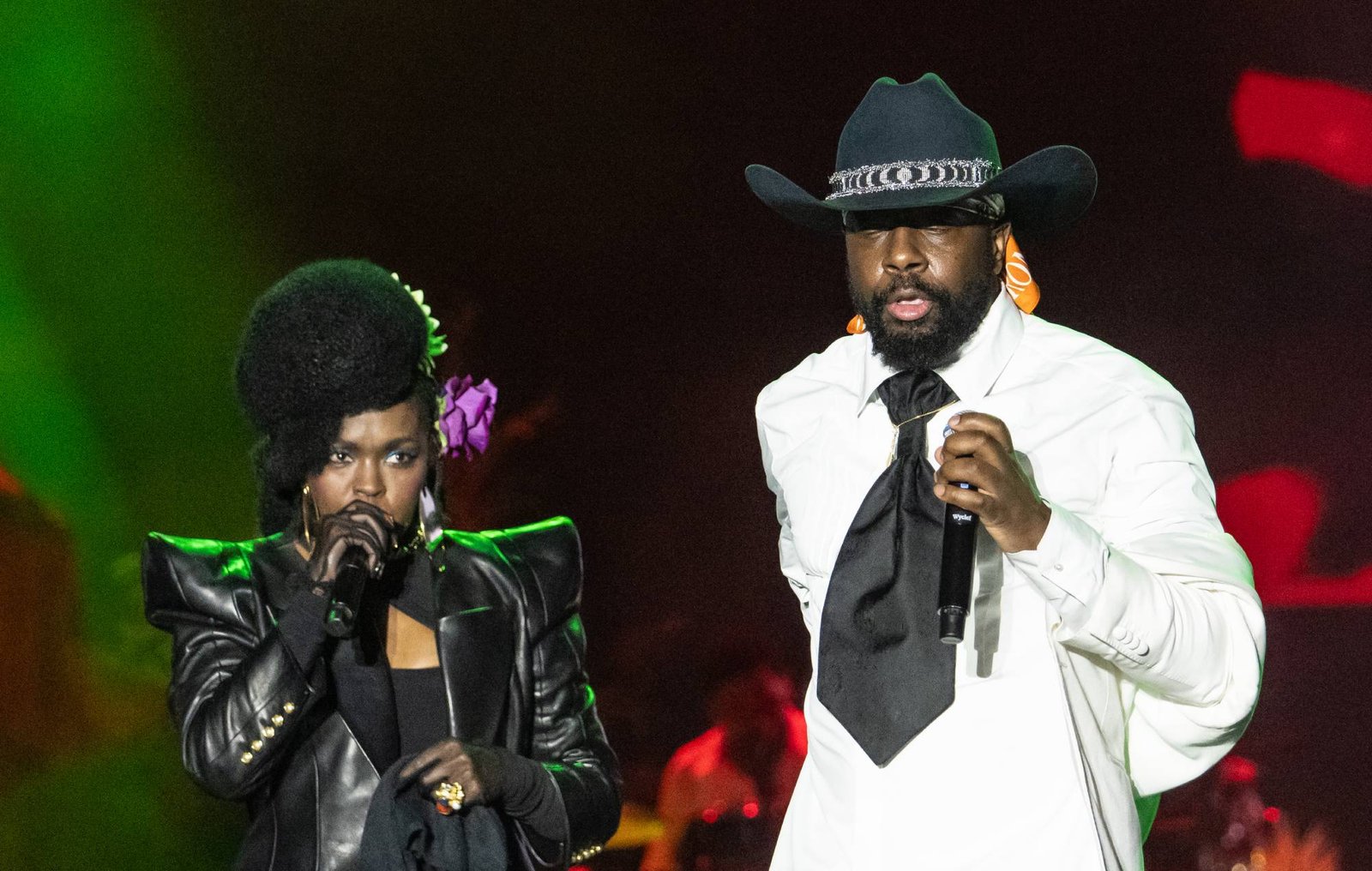 Lauryn Hill and Wyclef Jean performing