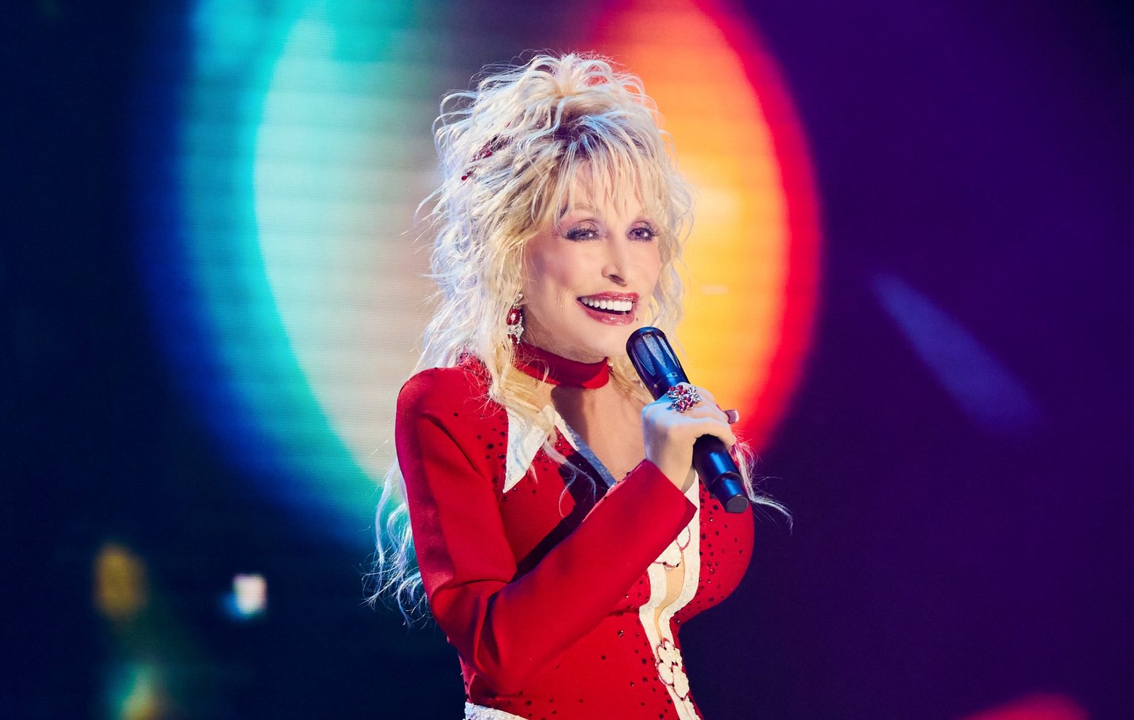 dolly parton@2000x1270 2