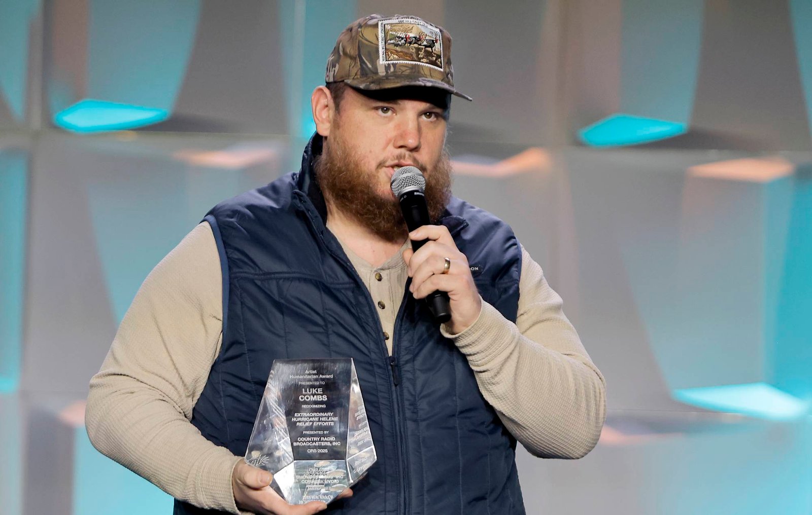 luke combs tibrina hobson 1