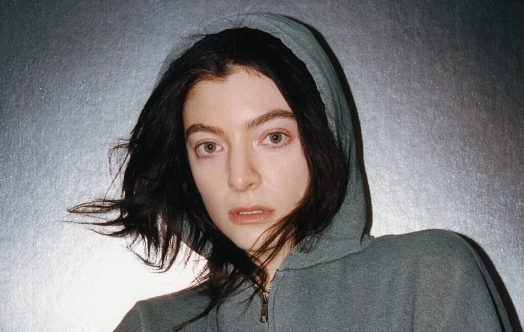 Lorde Credit Thistle Brown 1